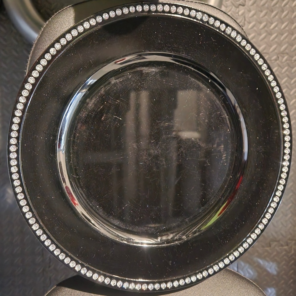 Ashland Charger Black with rhinestones Quantity 6